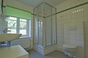 Ferienhaus Glashütte, Blick ins Badezimmer, Schleswig-Holsteinische Landesforsten